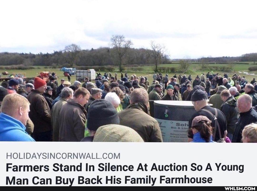 Farmers Stand In Silence At Auction So A Young
RAan Pan Dins Rack Wie Camilyu FEarmbhaiica