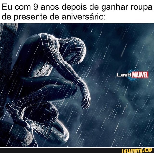 Eu com 9 anos depois de ganhar roupa de presente de aniversário:
Lasti
