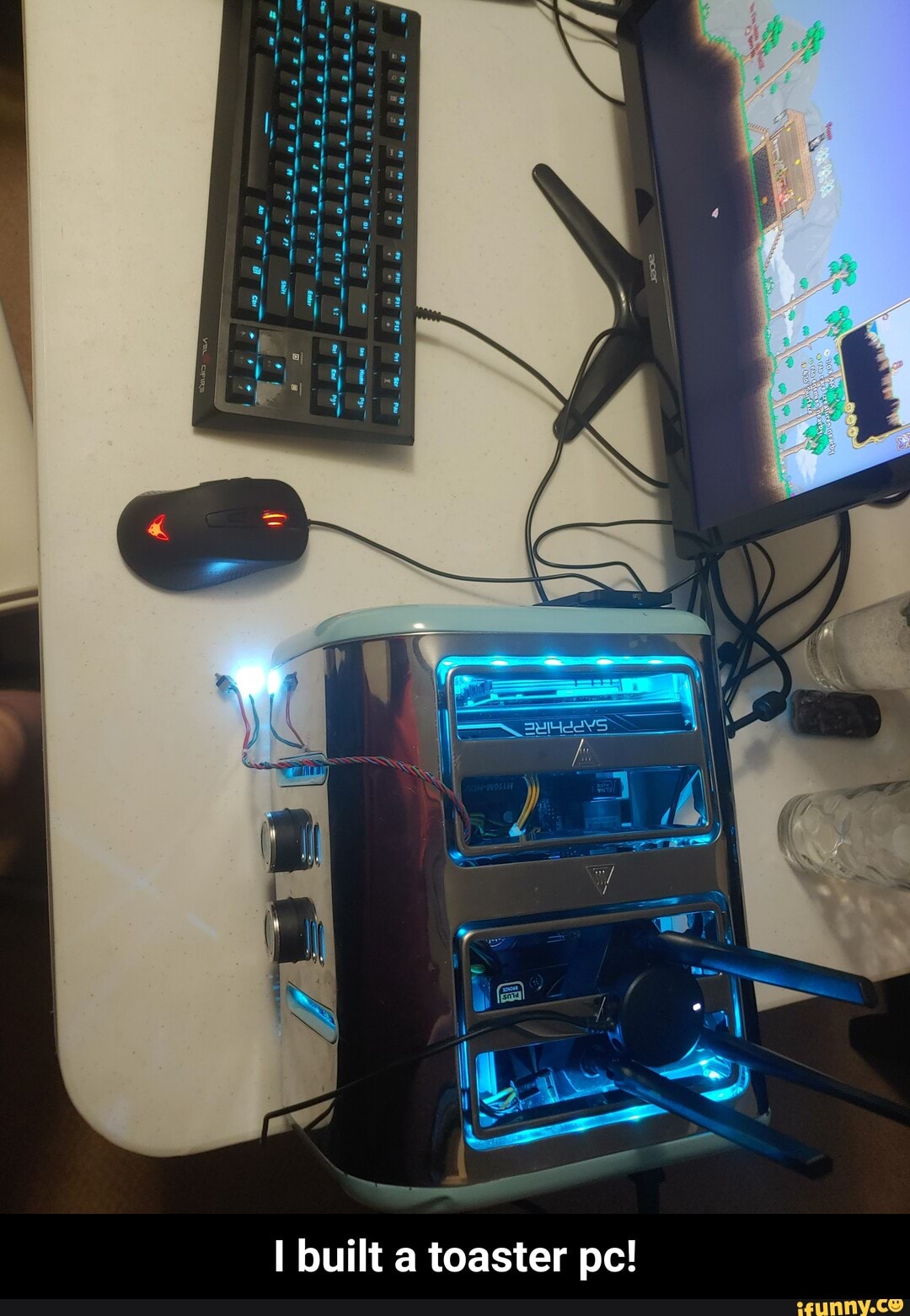 Built a toaster pc! I built a toaster pc! iFunny